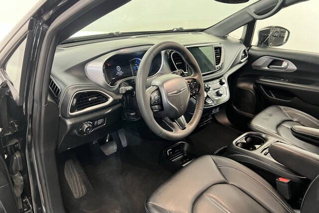 2024 Chrysler Pacifica Plug-In Hybrid