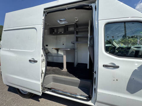 2014 Nissan NV 2500 HD SV
