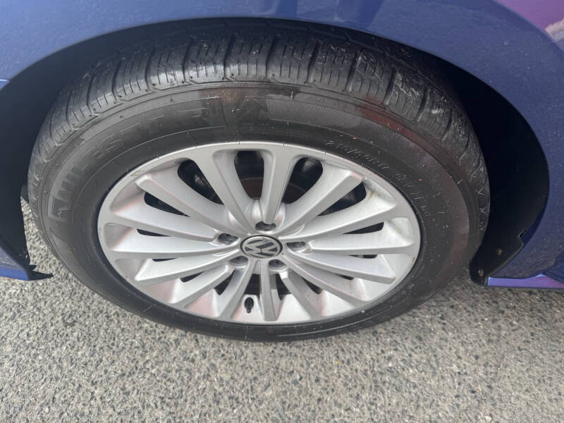 2017 Volkswagen Passat 1.8T SE