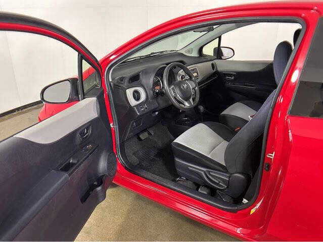 Used 2013 Toyota Yaris LE with VIN JTDJTUD3XDD557925 for sale in Madison, WI