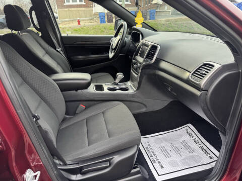 2019 Jeep Grand Cherokee Laredo E