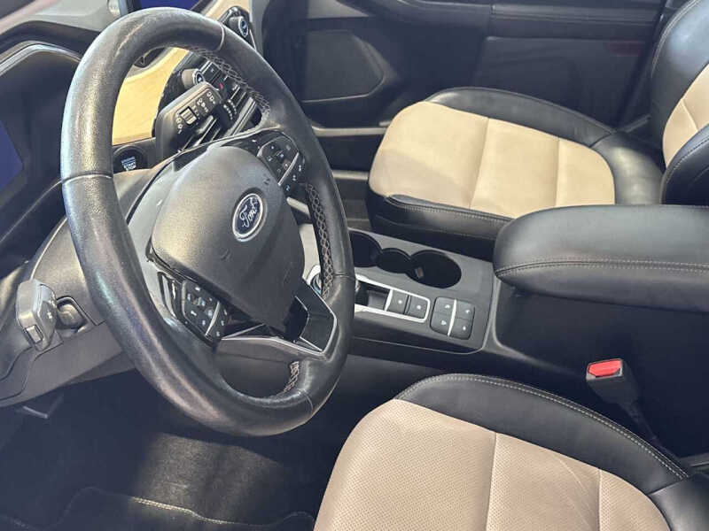 2022 Ford Escape Plug-In Hybrid Titanium