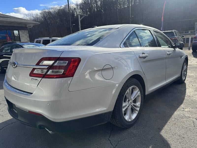 2013 Ford Taurus SEL