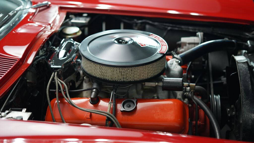 1965 Chevrolet Corvette 24