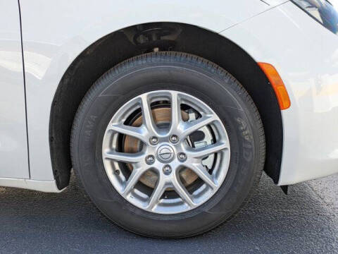 2026 Chrysler Voyager LX