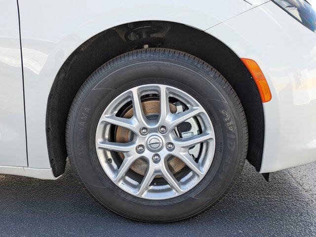 2026 Chrysler Voyager LX