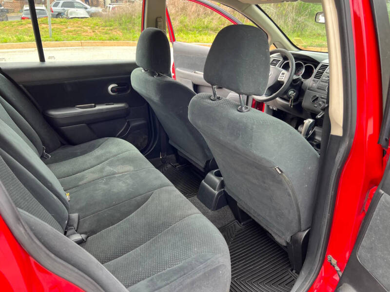 2011 Nissan Versa 1.8 SL