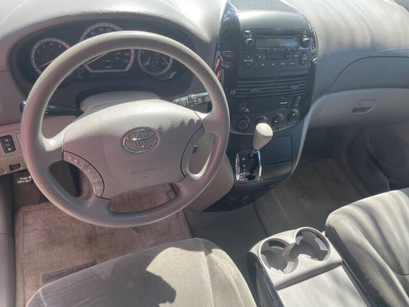 2004 Toyota Sienna CE 7 Passenger