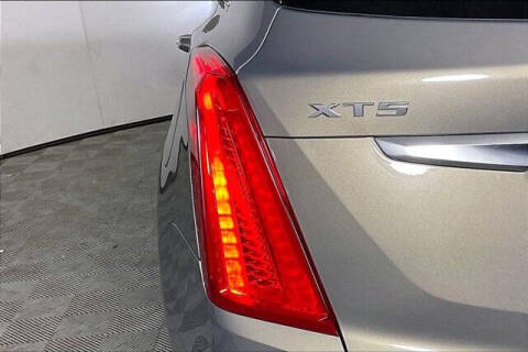 2017 Cadillac XT5 Premium Luxury