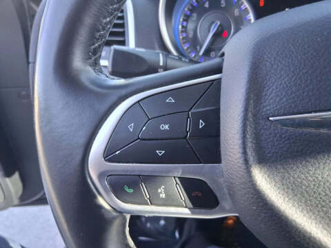 2017 Chrysler 300 Limited