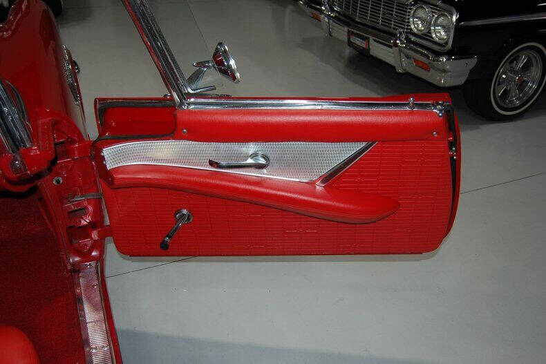 1957 Ford Thunderbird