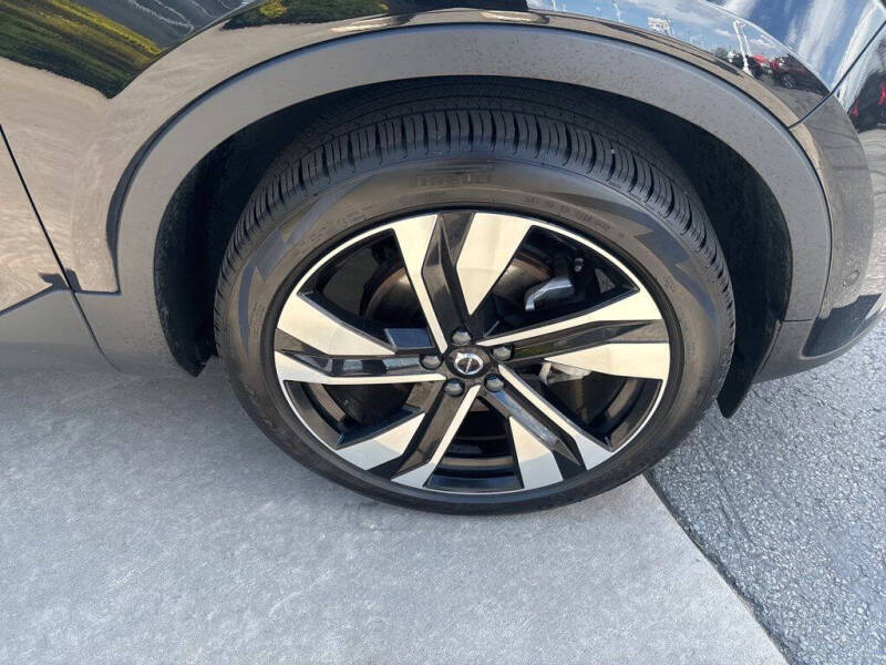 2023 Volvo XC40 B5 Plus Bright Theme