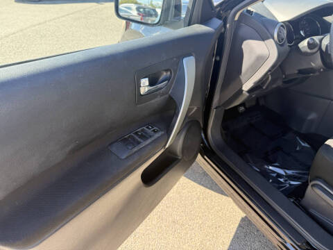 2011 Nissan Rogue S Krom