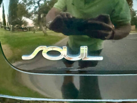 2017 Kia Soul +