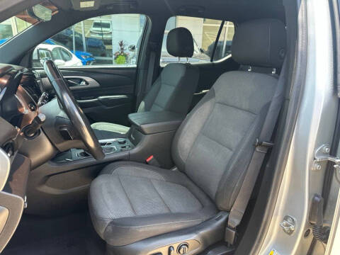 2022 Chevrolet Traverse LT Cloth