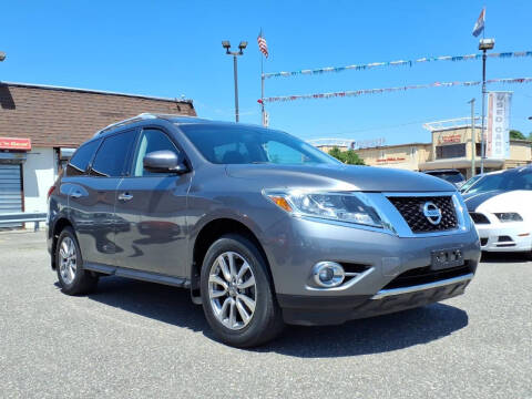 2015 Nissan Pathfinder SV Photo