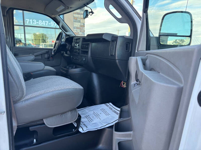 2019 Chevrolet Express 2500