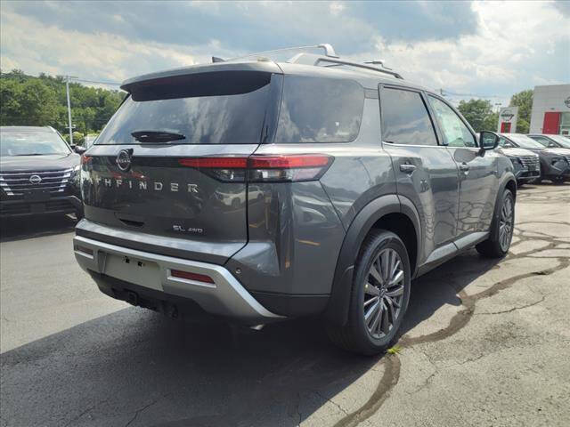 2024 Nissan Pathfinder SL