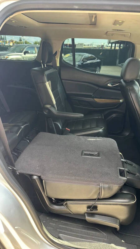 2017 GMC Acadia Denali