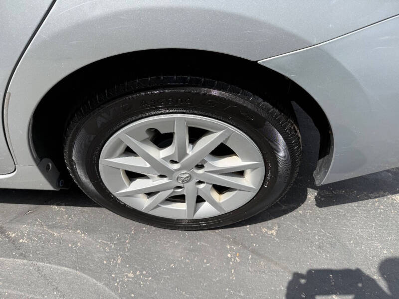 2013 Toyota Prius v Two