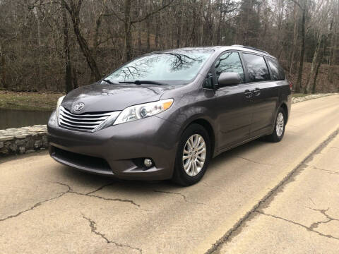 2011 Toyota Sienna for sale at Monroe Auto's, LLC in Parsons TN