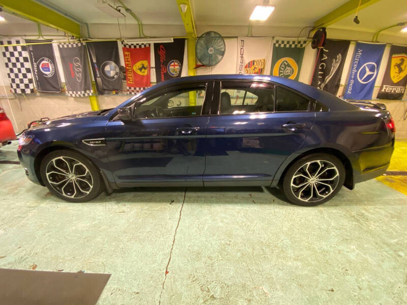 2016 Ford Taurus SHO