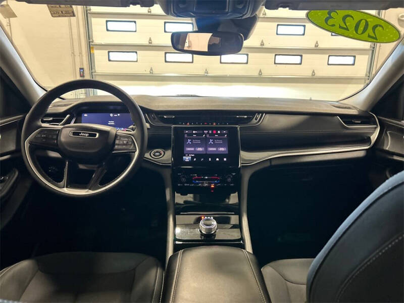 2023 Jeep Grand Cherokee Laredo