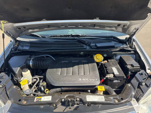 2016 Chrysler Town and Country LX