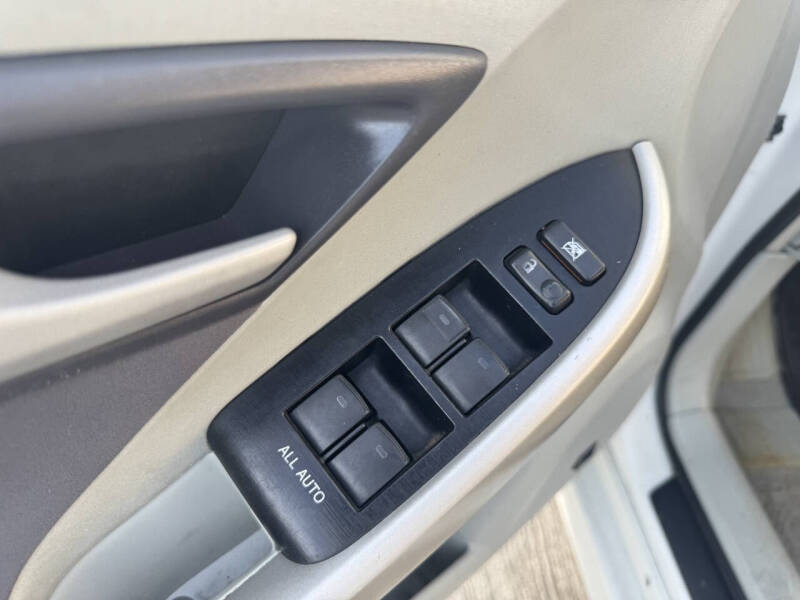 2010 Toyota Prius IV