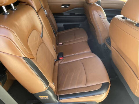 2023 Nissan Pathfinder Platinum