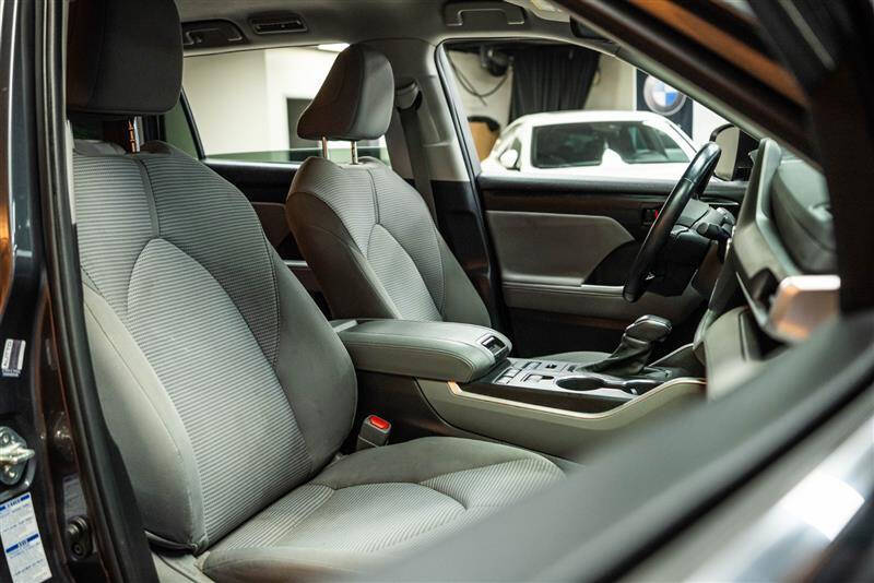 2021 Toyota Highlander LE