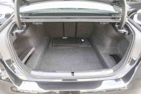 2025 BMW 5 Series 530i