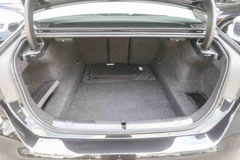 2025 BMW 5 Series 530i