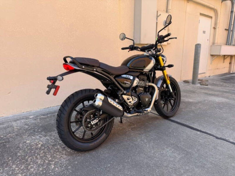 2025 Triumph Scrambler 400 X Phantom Black