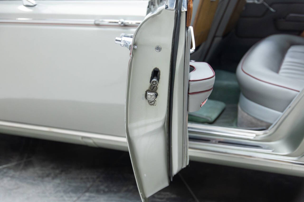 1967 Bentley T1 Saloon 105