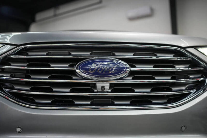 2020 Ford Edge Titanium