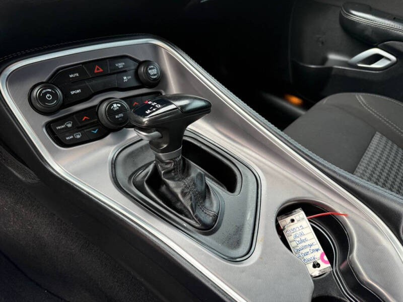 2021 Dodge Challenger SXT