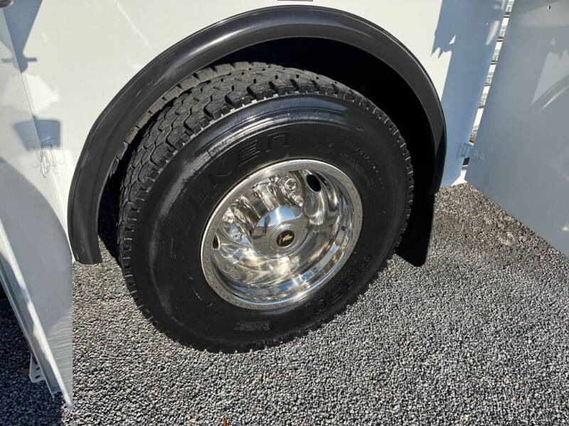 2012 Freightliner M2 106