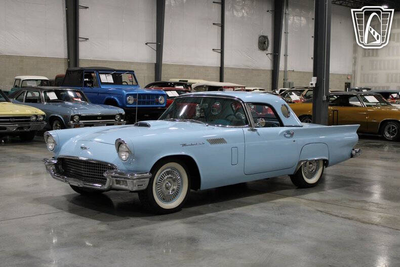 1957 Ford Thunderbird