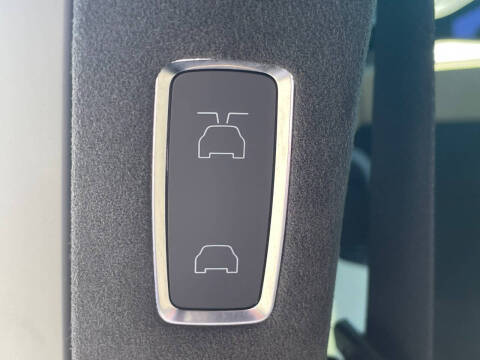 2023 Tesla Model X Standard Range