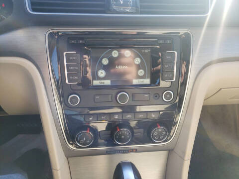 2015 Volkswagen Passat 1.8T SE