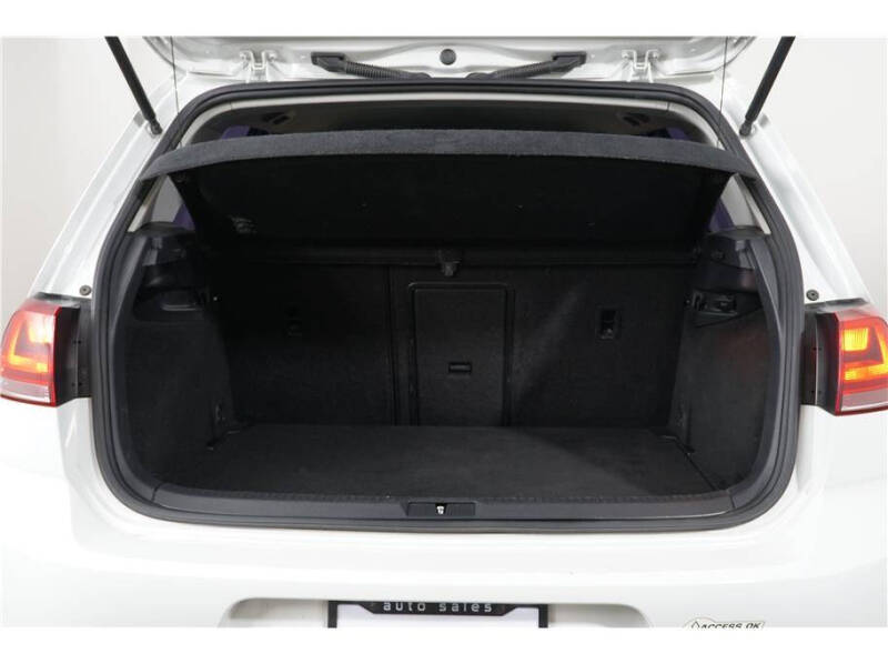 2016 Volkswagen e-Golf SE