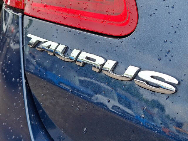 2017 Ford Taurus SE
