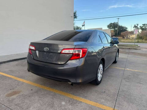 2014 Toyota Camry LE