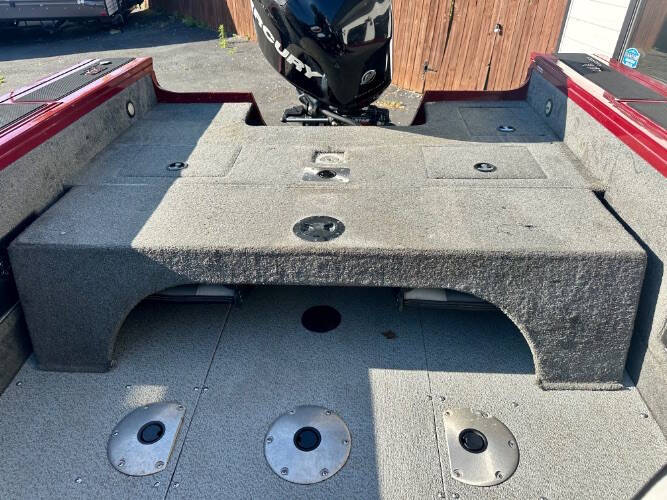 2018 Tracker Targa V18