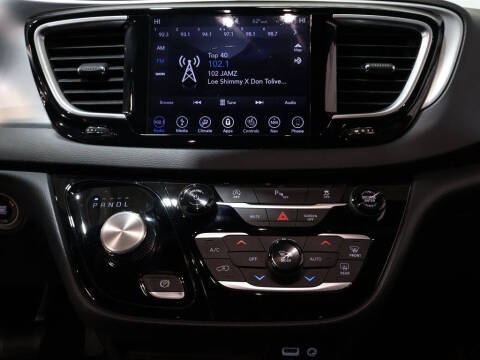 2020 Chrysler Pacifica Touring L