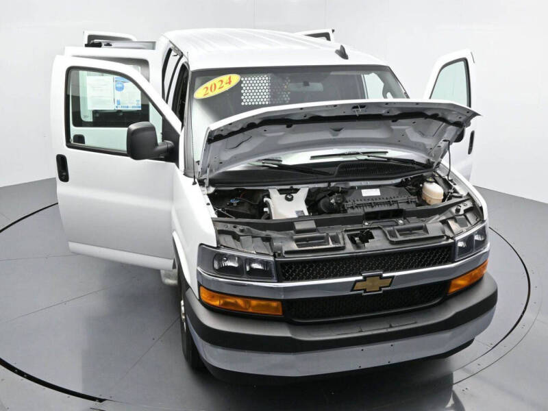 2024 Chevrolet Express 2500