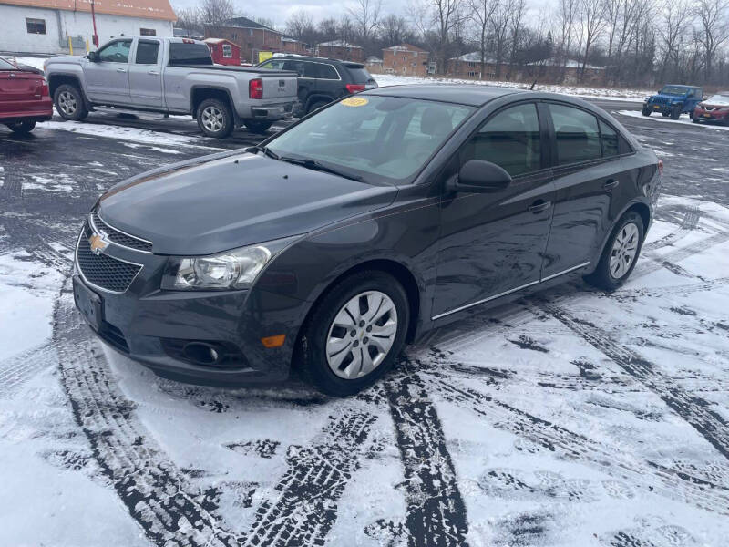 2013 Chevrolet Cruze LS photo 3