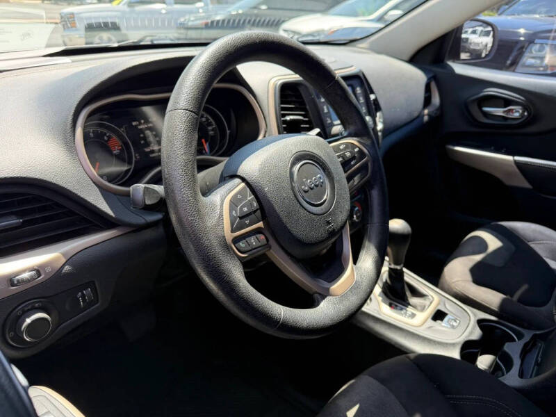 2017 Jeep Cherokee Sport