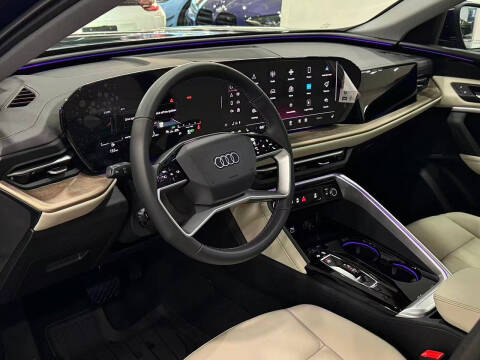 2025 Audi Q5 quattro Premium TFSI